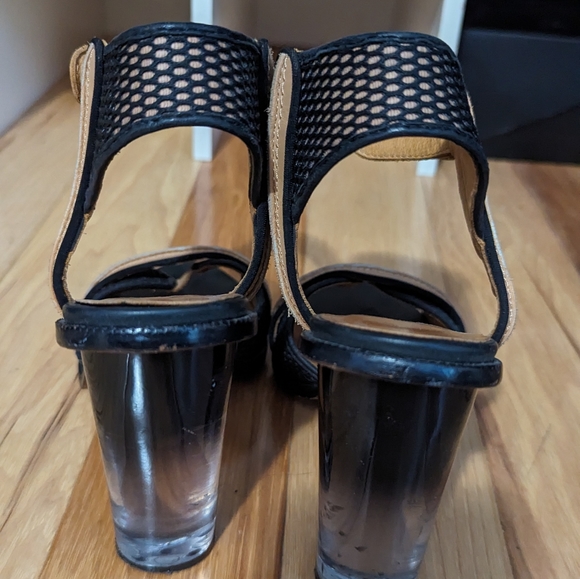 L.A.M.B. Gwen Stefani Lucite Heel 6.5 - Picture 2 of 6